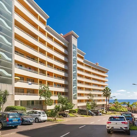 Ajuda Iv By An Island * 丰沙尔