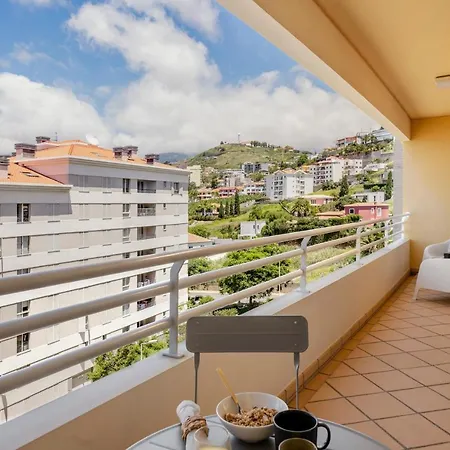 Ajuda Iv By An Island * Funchal (Madeira)