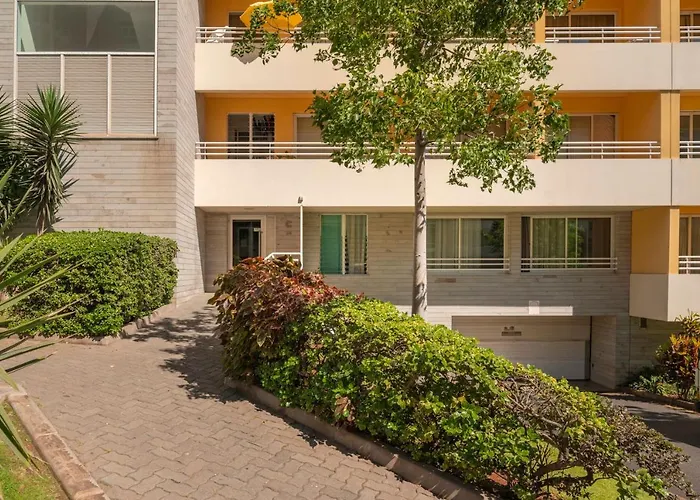 Ajuda Iv By An Island Apartment